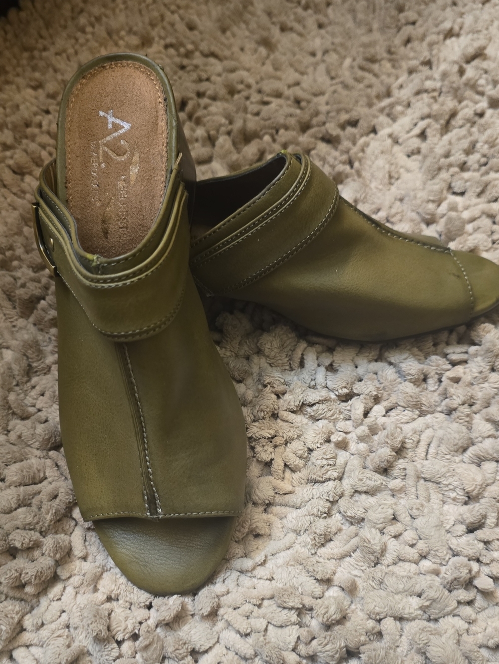 New A2 by Aerosoles Women's Size 7.5 Olive Green Leather Slide Mules 2.5 Heel - Picture 4 of 7
